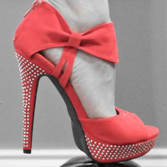 Kiss & Tell Shoes - Rhinestone studded red bow high heel stilettos 👠